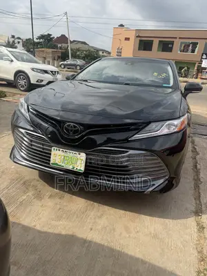 2018 Toyota Camry XLE FWD