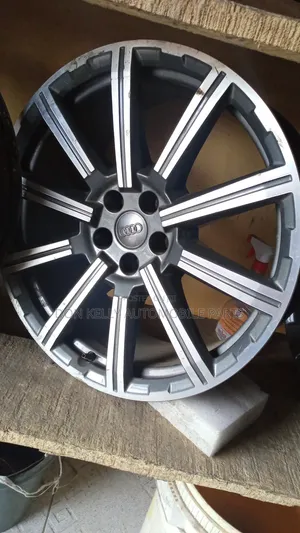 Audi Q7 Alloy Rim - Na Amfani