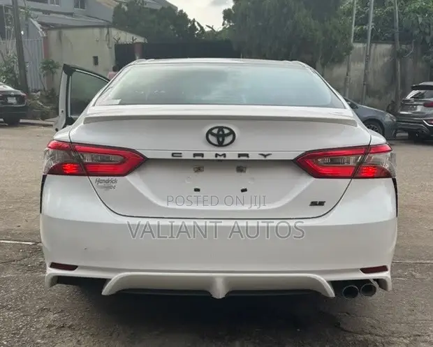 Toyota Camry SE 2018 - 1
