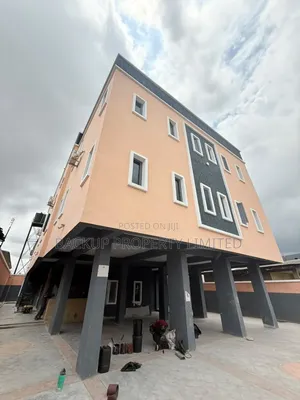 Gidan Sauyi 3-Bedroom Don Siyarwa a Ifako-Gbagada