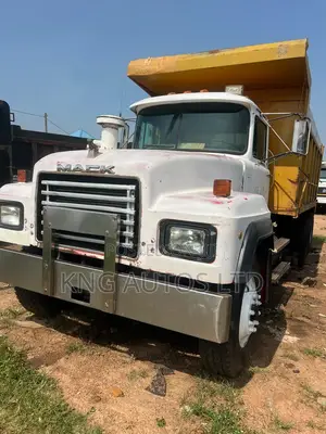 Mack RD Tipper Truck - Used