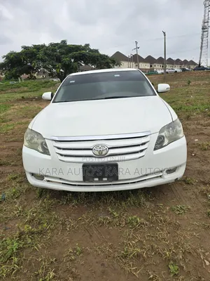 2006 Toyota Avalon White