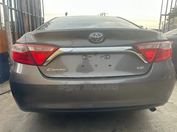 2016 Toyota Camry LE Foreign Used - 1