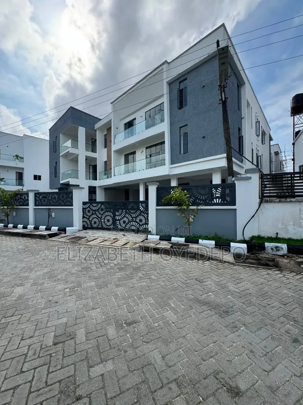 2-Bedroom Apartment don siyarwa a Osapa - 1