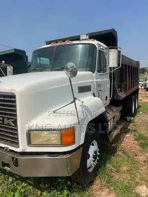 Mack CH 10-Tyre Tipper Truck