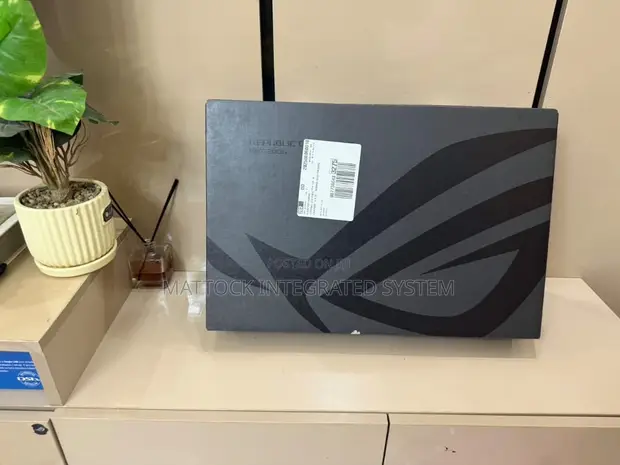 Asus ROG Zephyrus G14 Laptop - 16GB RAM, 1TB SSD, RTX 5060 - 1