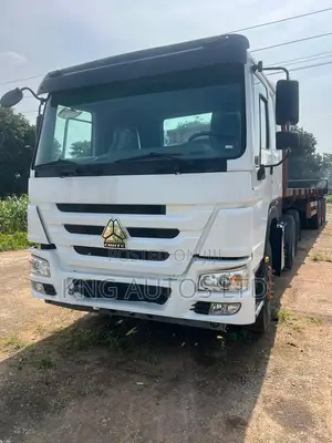 Howo 371hp Triple Axle Flatbed Trailer