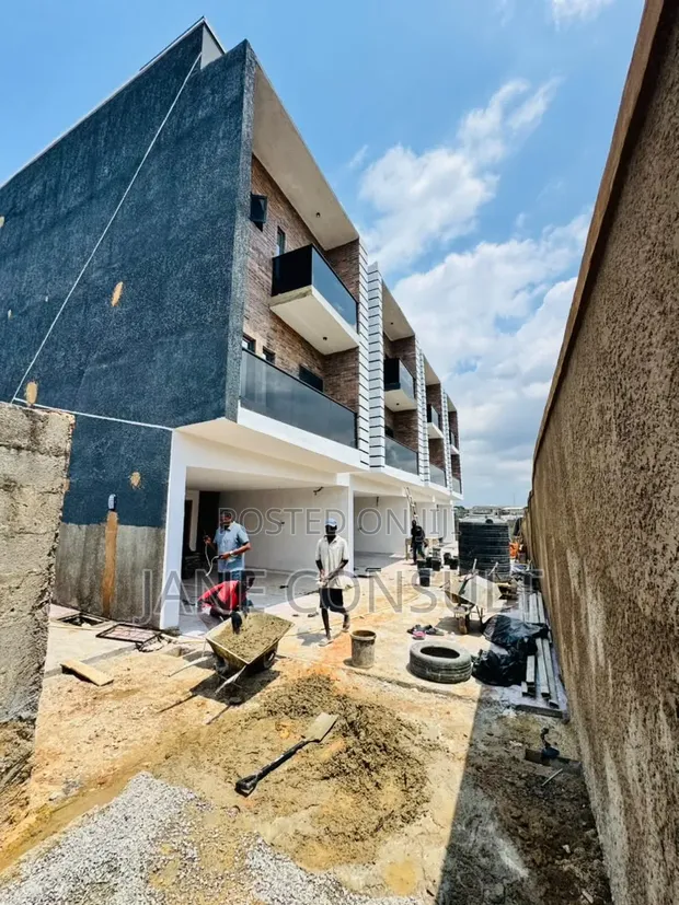 Gidan Kwalta Mai Dakuna 4 Da BQ A Magodo Phase 1 GRA - 1