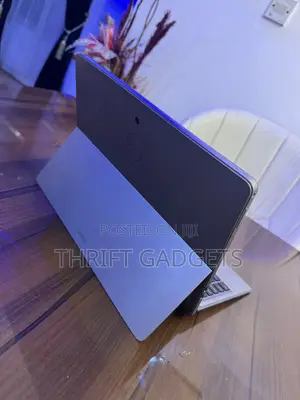 Dell Latitude 7200 2-in-1 Laptop - Core i5, 8GB RAM, 256GB SSD