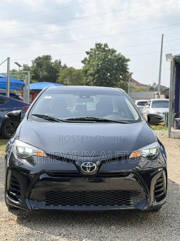 2017 Toyota Corolla SE Special Edition Sedan - 1
