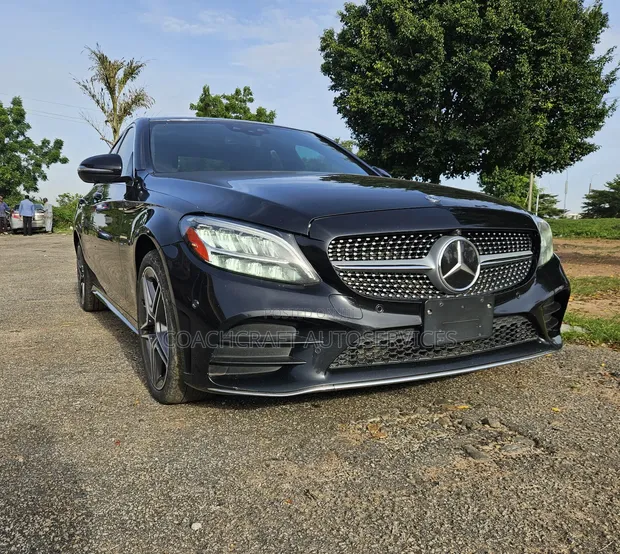 Mercedes-Benz C300 2019 Black - 1