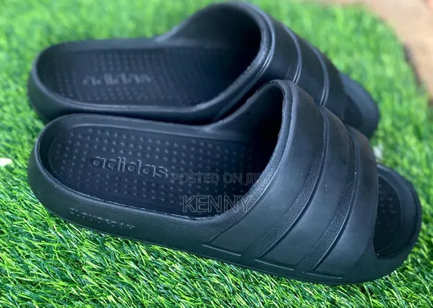 Adidas Takalmi - Girman 42, 40, 44 - 1