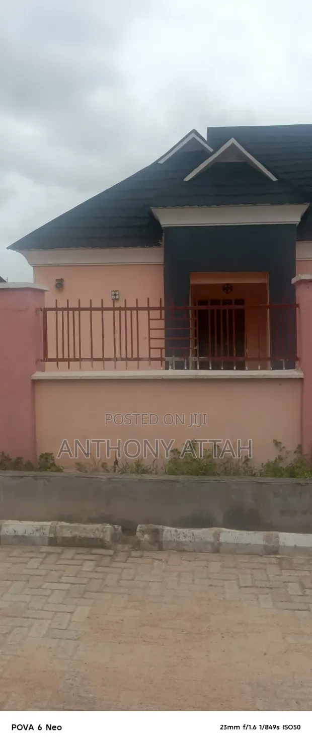 Gidan Bungalow Mai Dakuna 3 da BQ a Estate, Titin Ipaja - 1