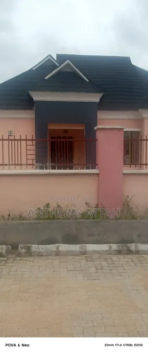 Gidan Bungalow Mai Dakuna 3 da BQ a Estate, Titin Ipaja