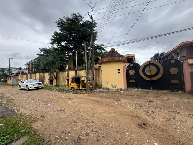 Filin 1890sqm da Ginin da za a iya rusawa, Ilupeju Lagos - 1