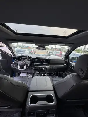 2023 GMC Sierra Elevation