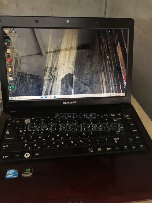 Samsung R580 Laptop - Core i5, 8GB RAM, 250GB SSD - 1