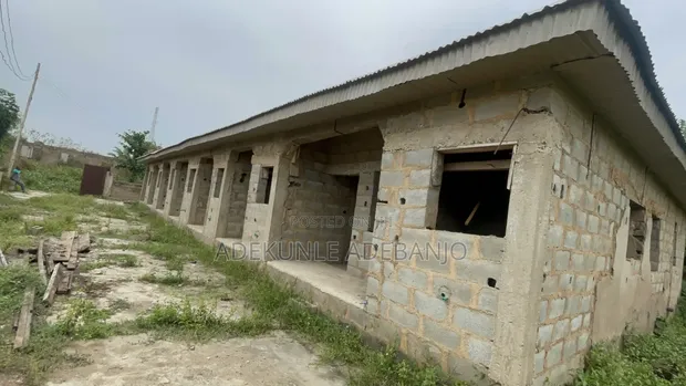 7-Bedroom House with 2-Bedroom Apartment for Sale in Odeda - 1