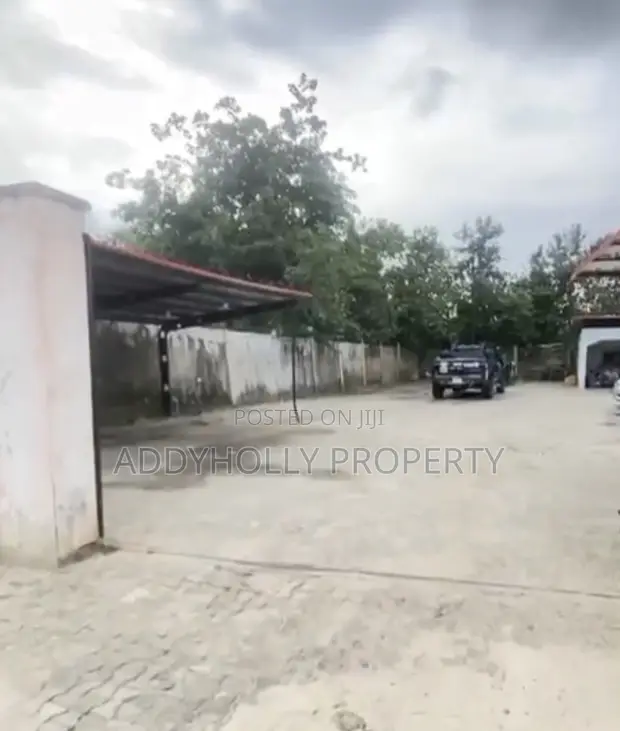 Filin Kasuwanci Don Siyarwa, Hanyar Ogombo - 1