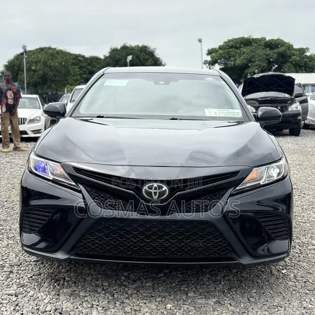 2018 Toyota Camry Sport - Kai tsaye daga Belgium, ba a yi rajista ba - 1
