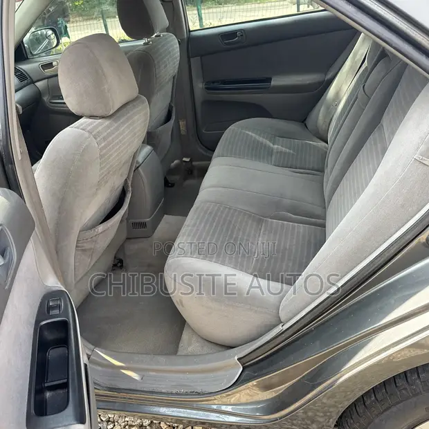 Toyota Camry 2005 Gray - 1