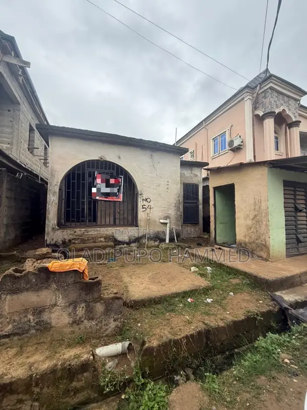 2-Bedroom Bungalow da Shago a Valley View Estate, Iyana Ipaja - 1