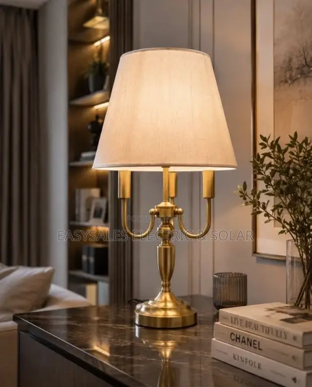 Luxury LED Table Lamp - Copper Finish - 1