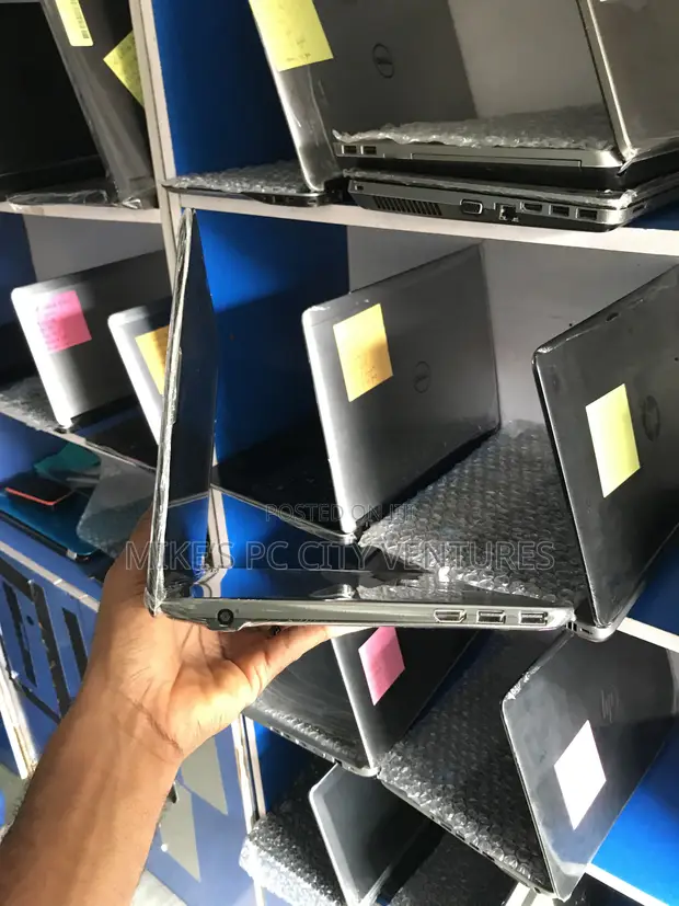 Dell Latitude 3190 Laptop - 4GB RAM, 60GB SSD - 1
