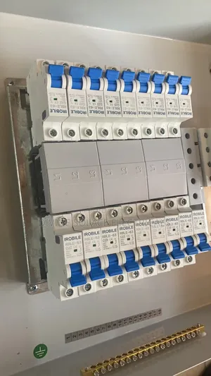 Distribution Board D4 TPN 3-Phase 24-Way