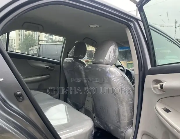 Toyota Corolla 2013 Grey - 1