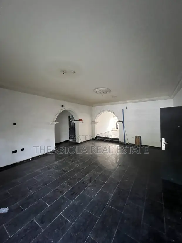 Gidan haya mai dakuna 3 a Garki, Abuja - 1
