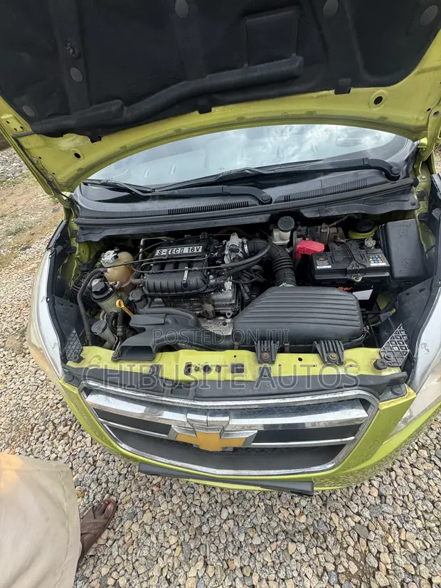 Chevrolet Spark 2012 Green - 1