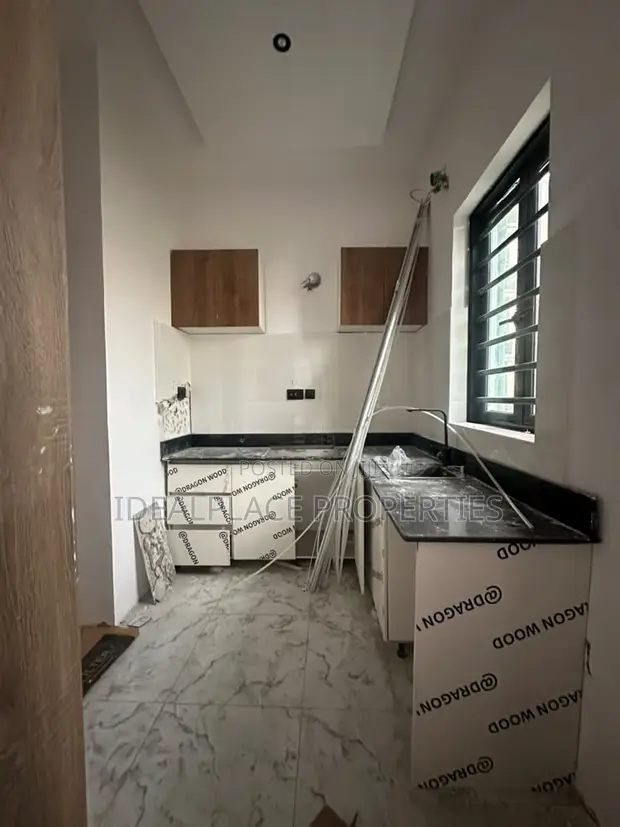 2 Bedroom Apartment with Elevator & Pool in Ikate Lekki - 1