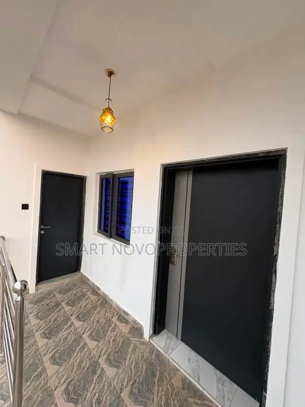 3-Bedroom Block of Flats in Mini Estate, Wuye - 1