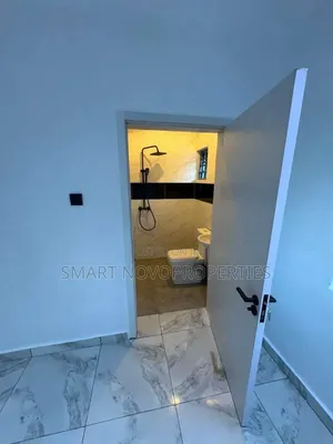 3-Bedroom Block of Flats in Mini Estate, Wuye