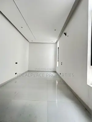5 Bedroom Duplex with Pool & BQ in Ajah