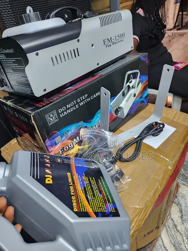 1500W Fog Smoke Machine with Free Liquid - 1