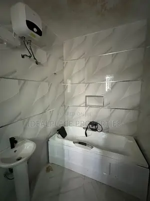 4 Bedroom Semi-Detached Duplex da BQ a Lekki Phase 1