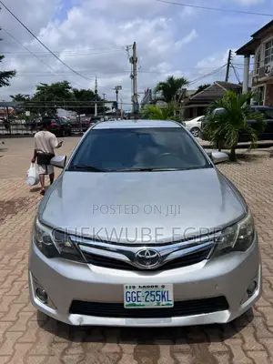 2013 Toyota Camry SE Sedan