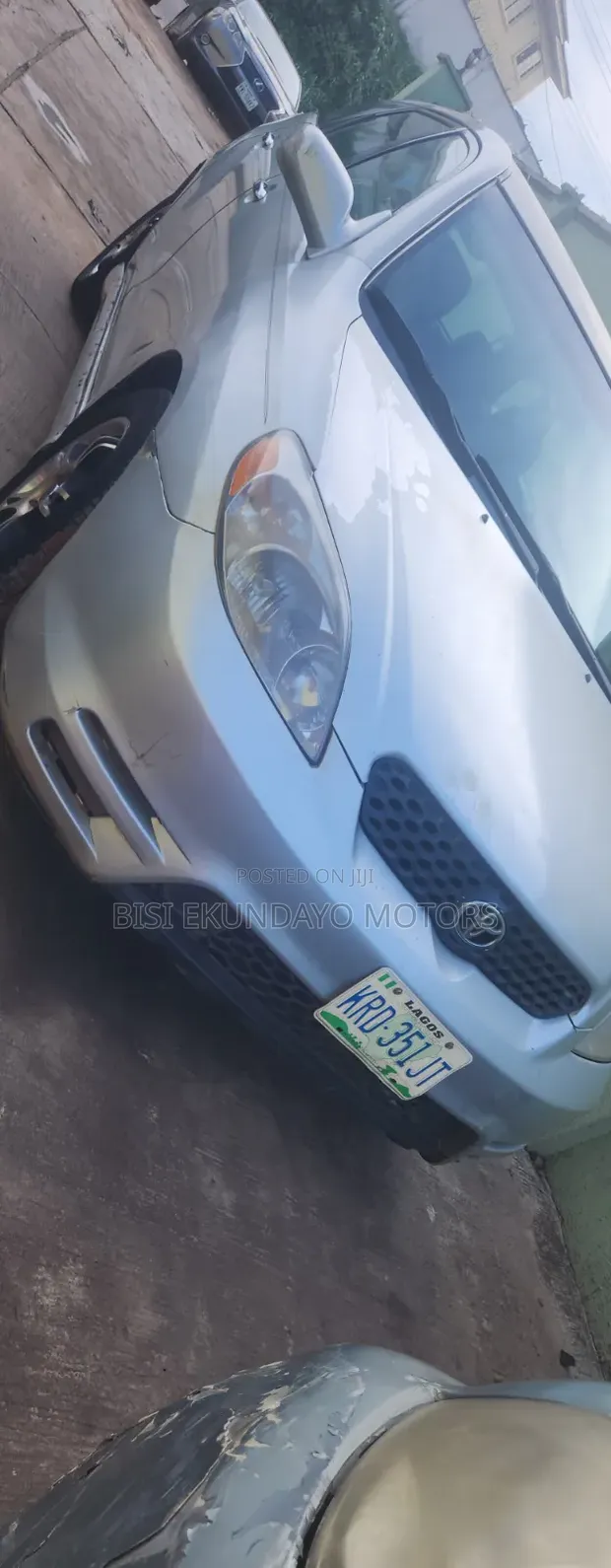 Toyota Matrix 2004 Silver - 1