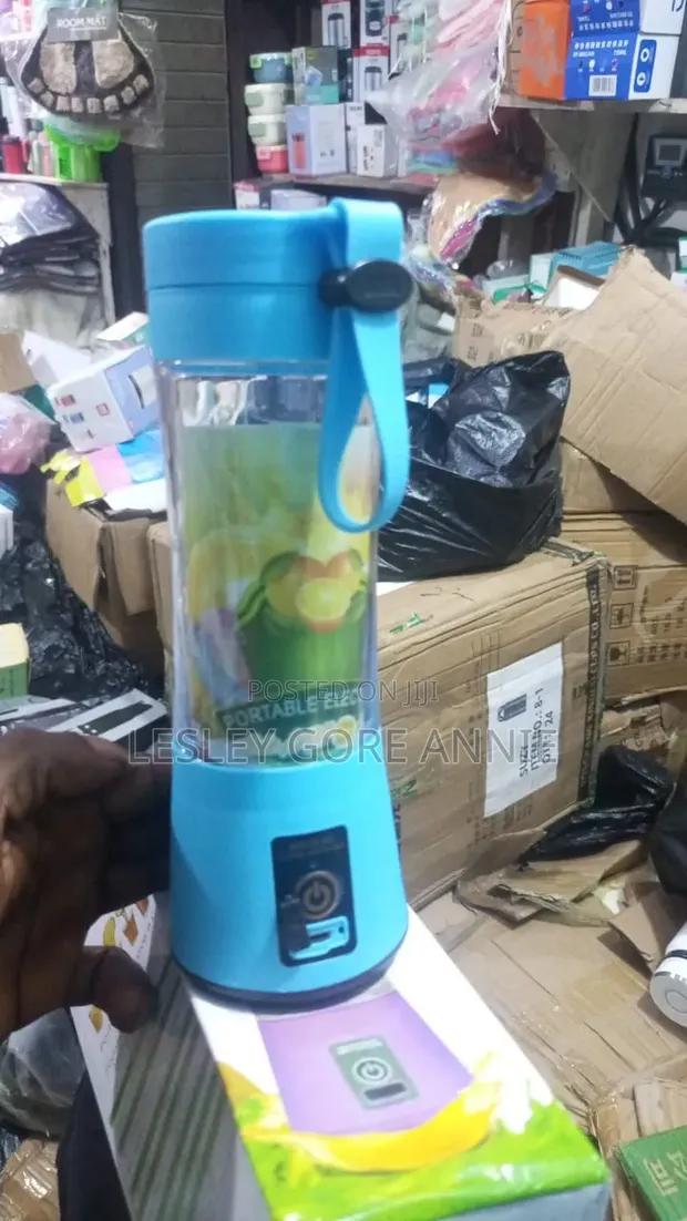 Portable 6-Blade Rechargeable USB Mini Juicer Blender - 1