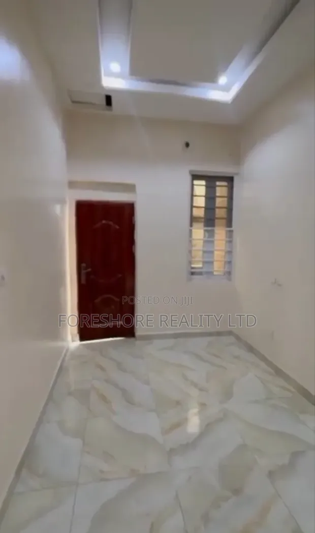 1 Bedroom Room & Parlour in Van Daniel Estate, Lekki Phase 2 - 1