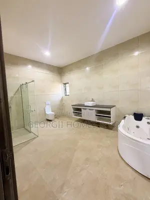 Gidan Villa mai dakuna 7 tare da Elevator da Pool a Guzape