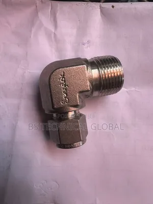 Swagelok 3/4" NPT x 1/2" OD Elbow Fitting