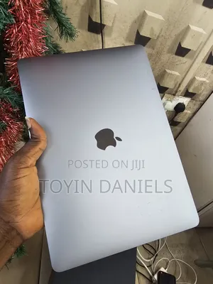 Apple MacBook Air 2020 M1 (8GB RAM, 256GB SSD)