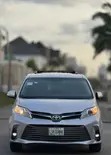 2016 Toyota Sienna Silver - 1