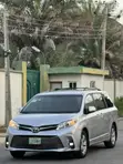 2016 Toyota Sienna Silver - 2