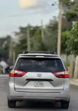 2016 Toyota Sienna Silver - 4