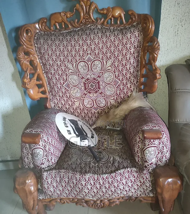 Royal Luxury Carved Wooden Executive Chair - 1
