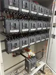 Schneider Electric 18-Way 100A 4-Pole Distribution Board tare da 400A Main Switch - 1